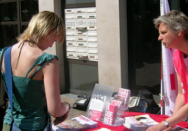 SP op straat voor openheid over Irak